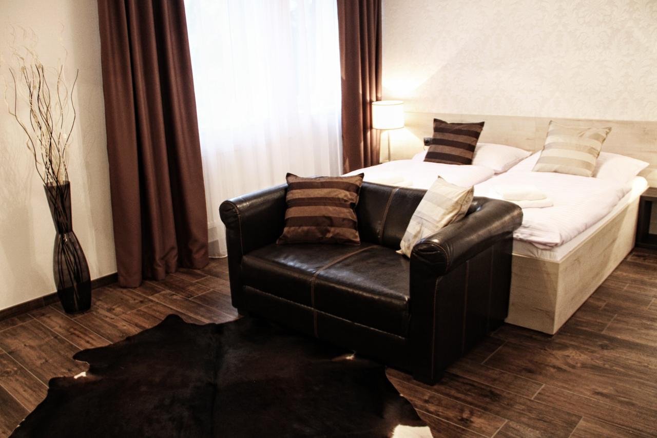 Hotel U Kasny Rajhrad エクステリア 写真