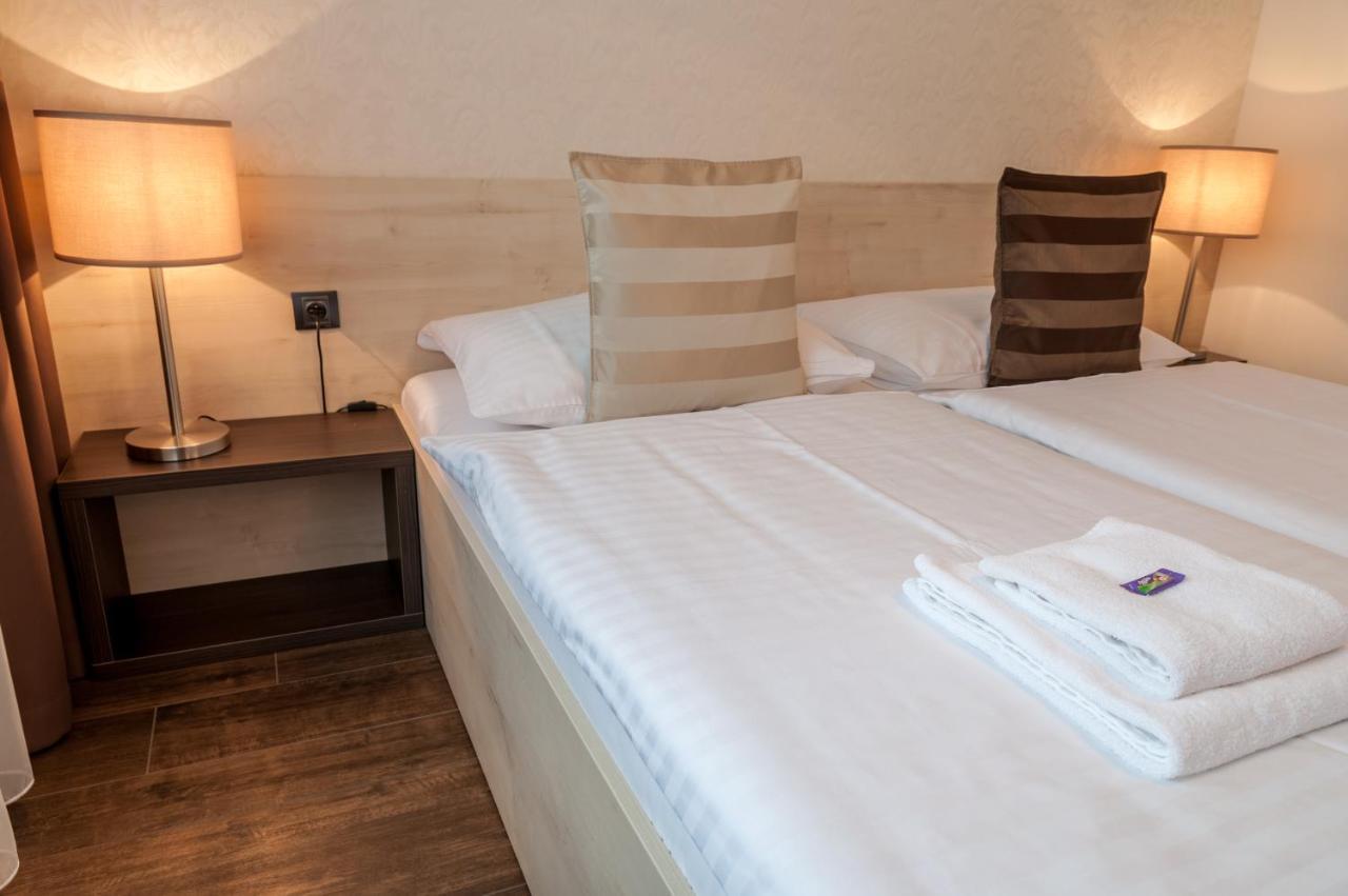 Hotel U Kasny Rajhrad エクステリア 写真