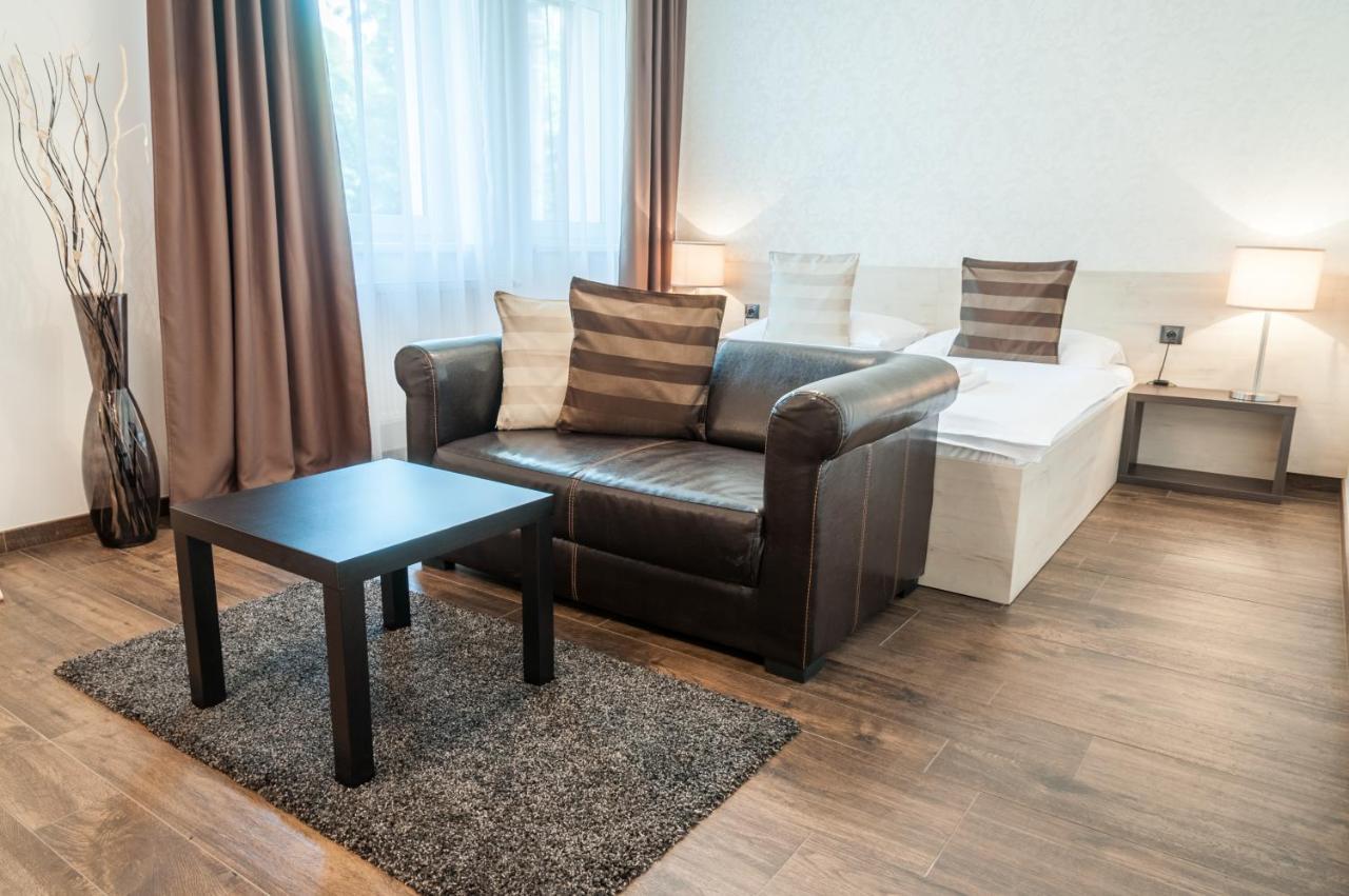Hotel U Kasny Rajhrad エクステリア 写真