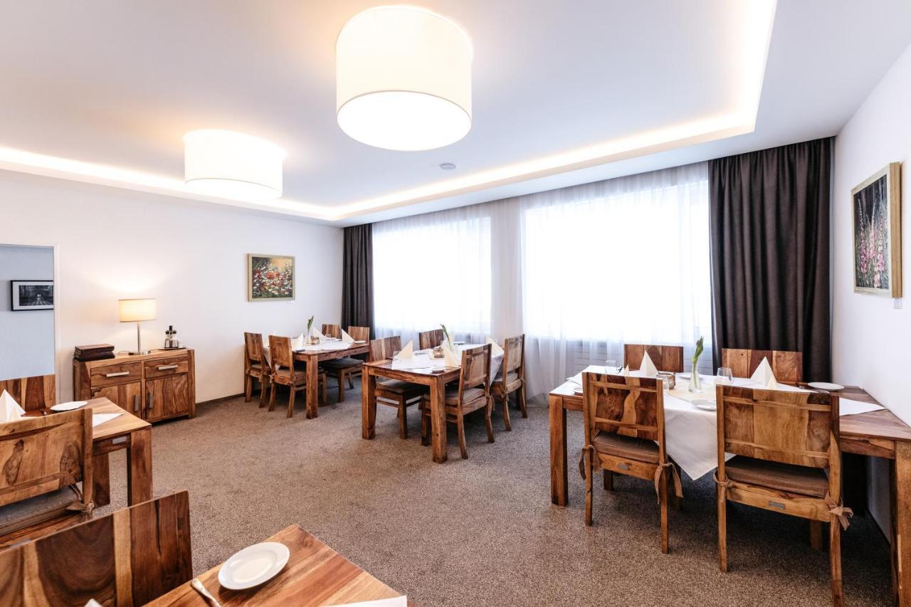 Hotel U Kasny Rajhrad エクステリア 写真